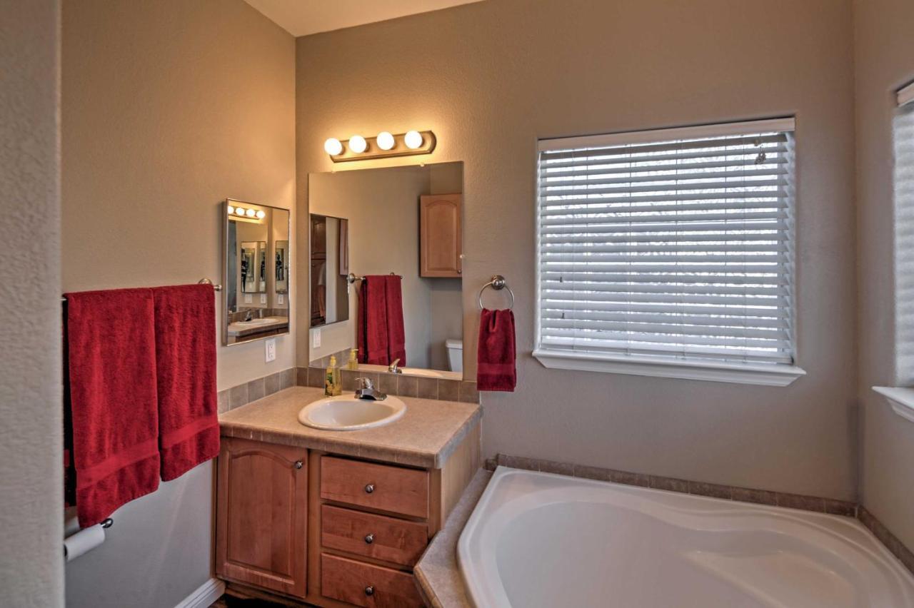 Rivers Edge Golf Condo With Beach Access And Patio! Needles Exterior photo